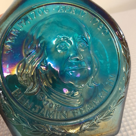 WHEATON BENJAMIN FRANKLIN GREAT AMERICAN SERIES BLUE GLASS DECANTER IRIDESCENT - Picture 5 of 14